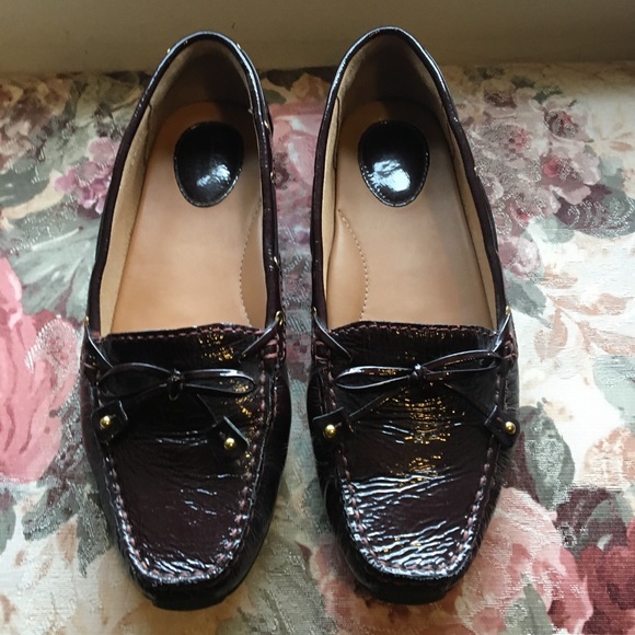 clarks burgundy loafers